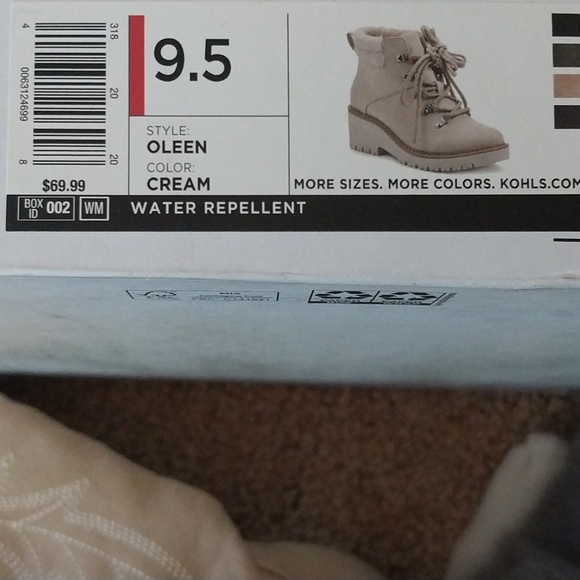 Two pairs of boots both cream boots size 9 and 1/2 an hiking boots - Picture 2 of 2